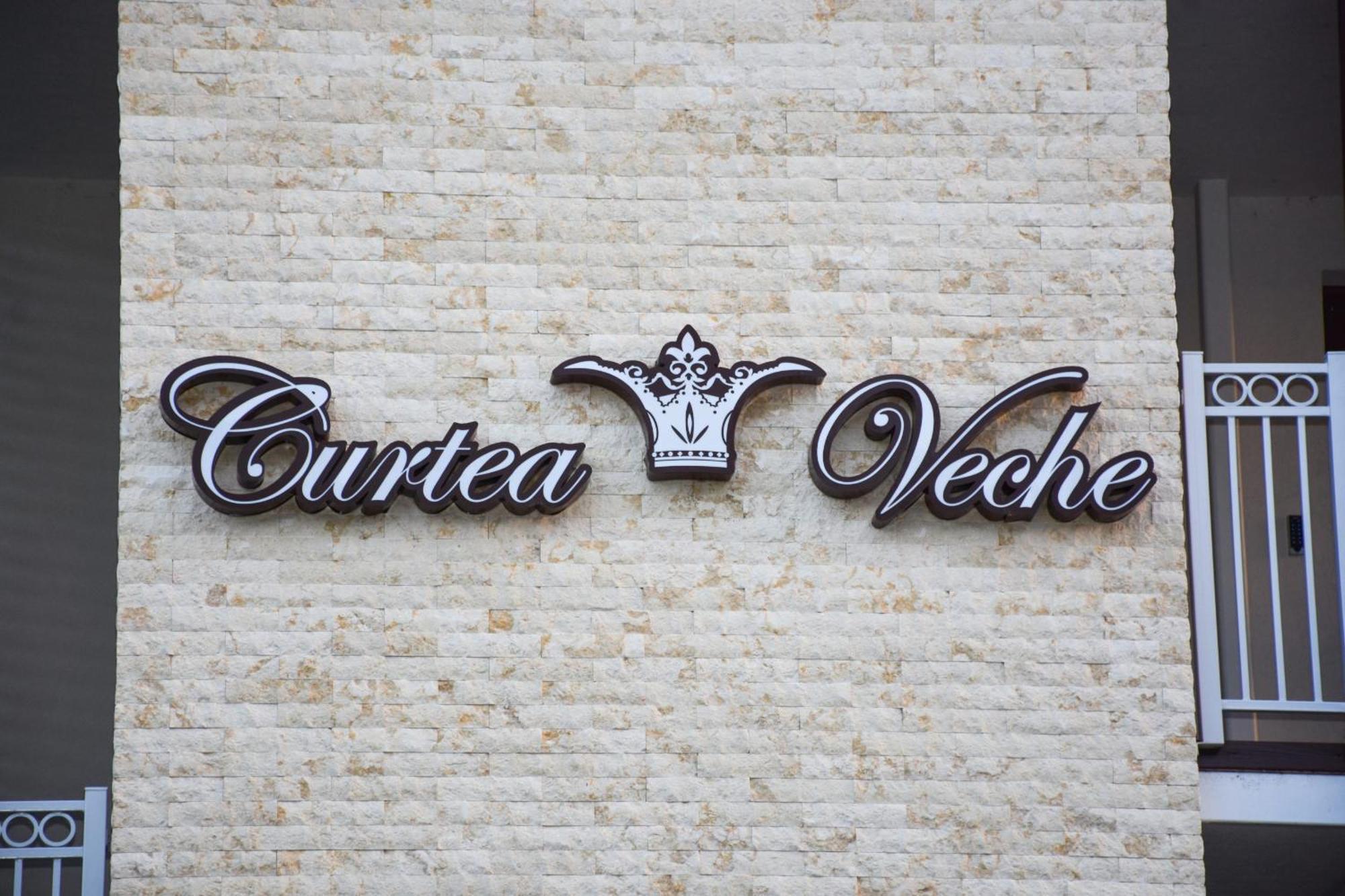 Hotel Curtea Veche Curtea De Arges Bagian luar foto
