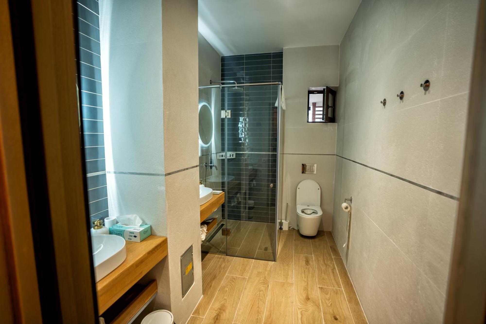 Hotel Curtea Veche Curtea De Arges Bagian luar foto