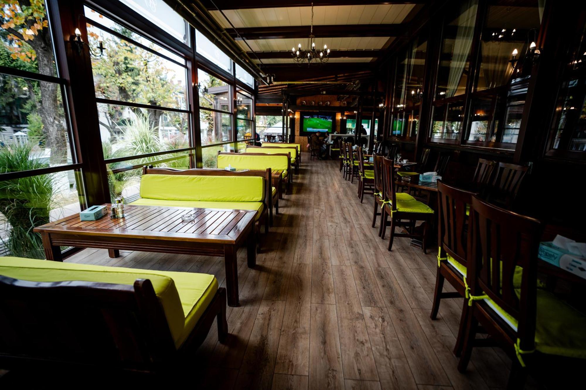 Hotel Curtea Veche Curtea De Arges Bagian luar foto